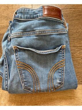 Hollister Light Blue Denim Ankle Cropped Jeans